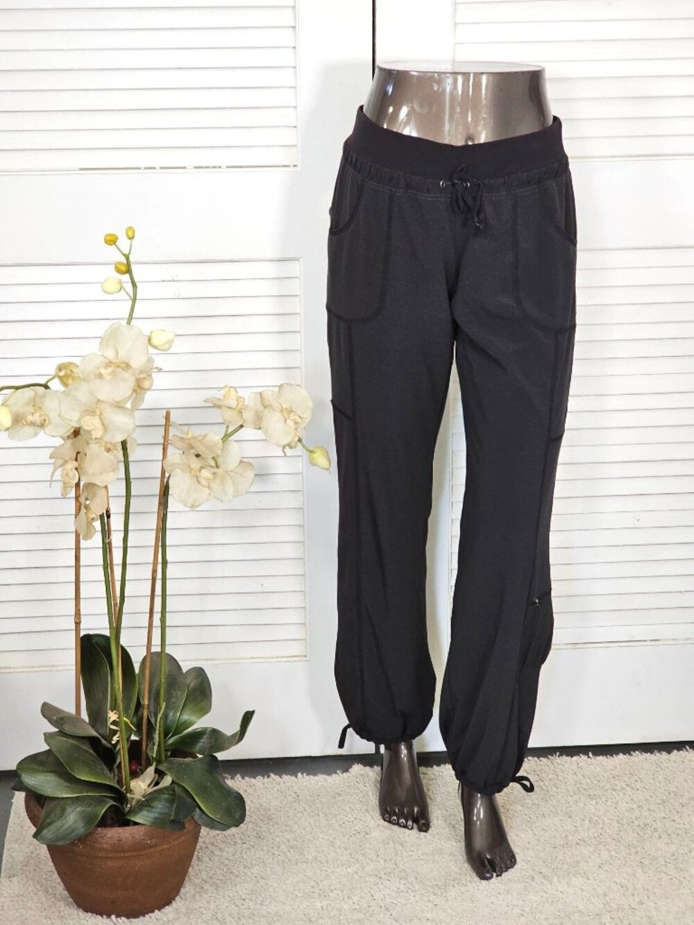 Athleta Women's Black Midtown Trouser Drawstring Hem Lined Pants Size 8 1706 - Picture 2 of 15